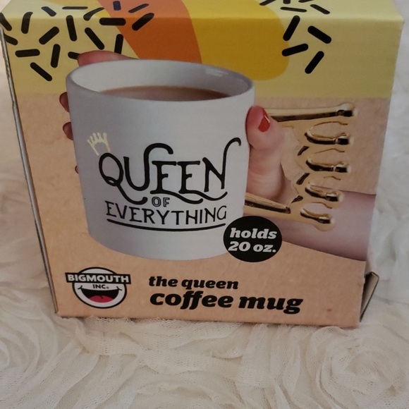 3🚨/$25 🆕️ QUEEN of Everything  20oz Coffee mug - Picture 2 of 5